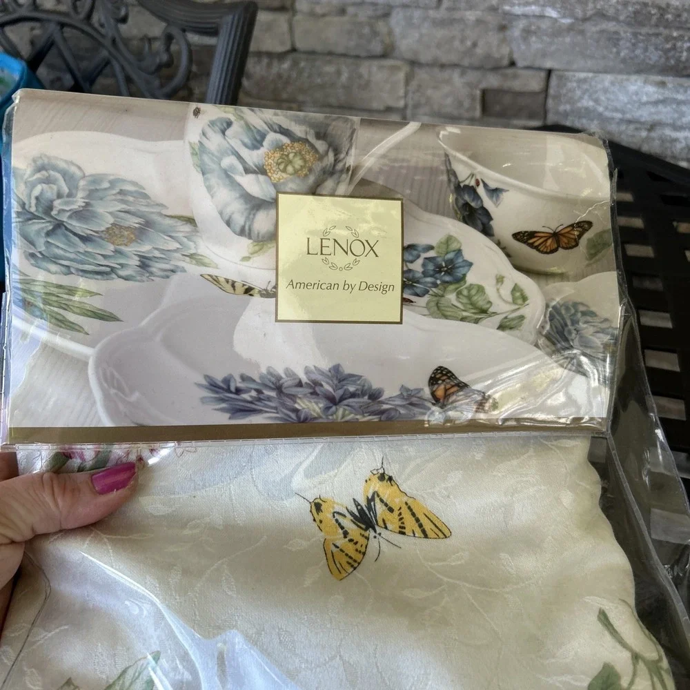 Lenox Butterfly Meadow Blue Oblong Table Cloth 60x84 Older Packing